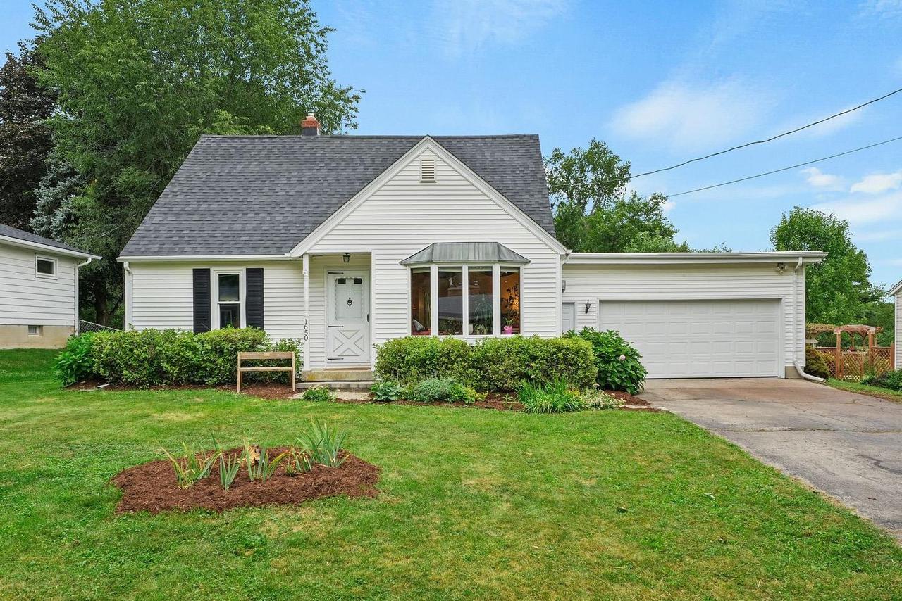 1650 Mayfield Lane — photo
