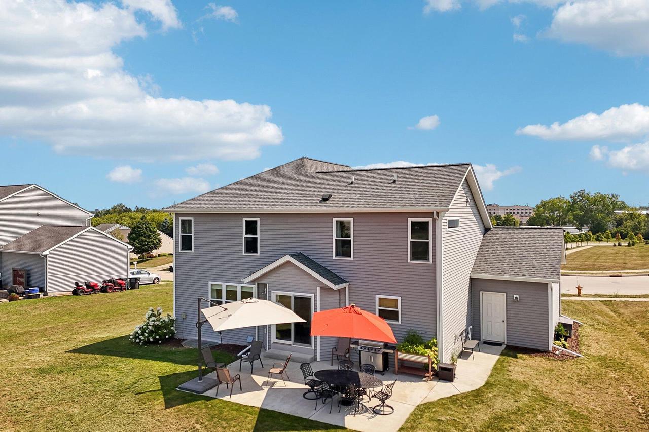 74 Weston Ridge ROAD, Oconomowoc, WI 53066 — photo 2