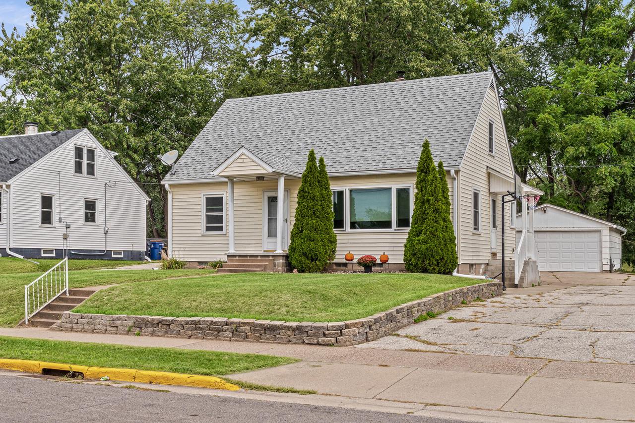 959 Wilson Street — photo