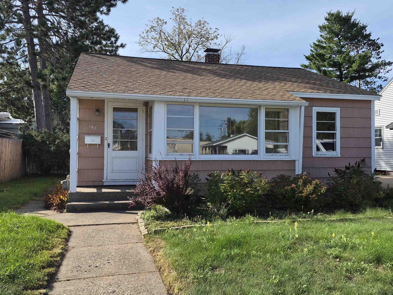 107 Kent Street — photo