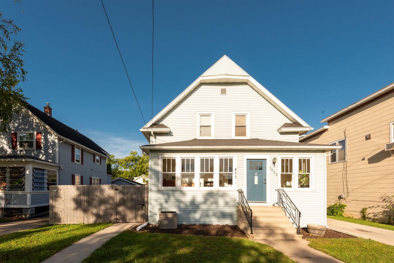 1033 N Sawyer Street — photo