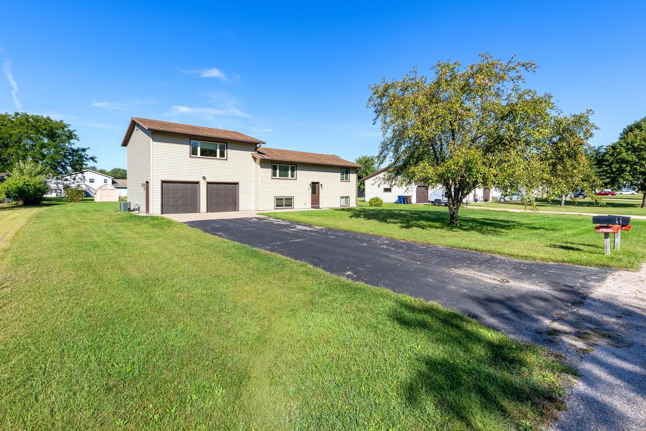 800 Randy ROAD #800 1/2, Sparta WI 54656 — photo 3