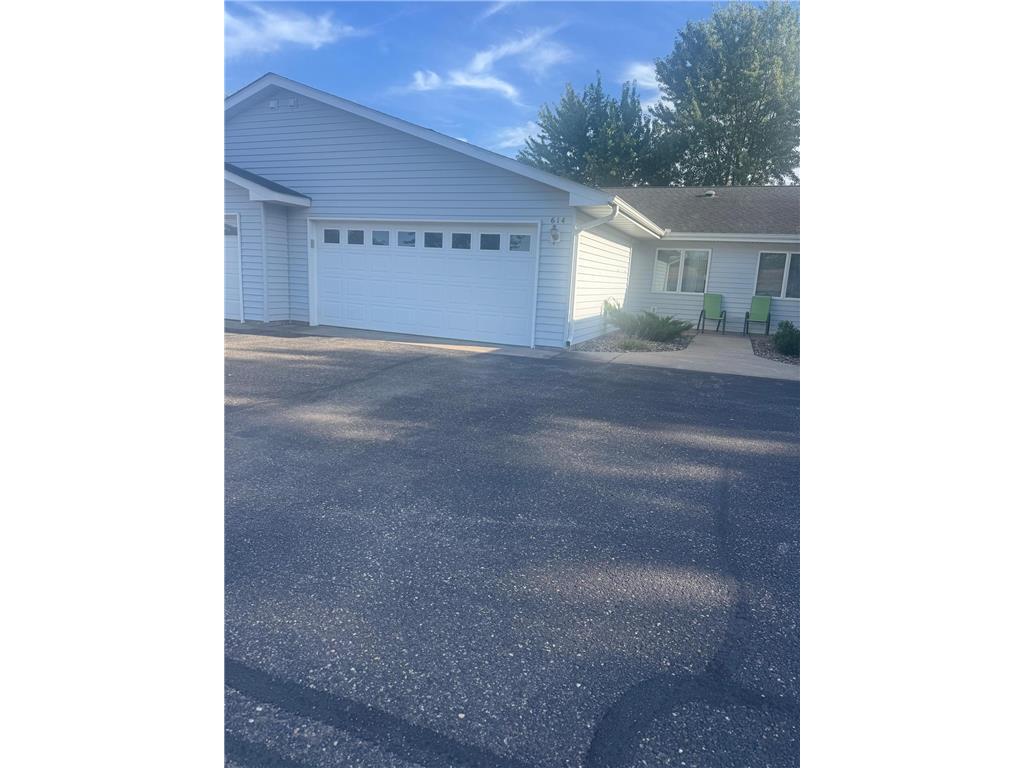 614 Raymond Street #9B — photo