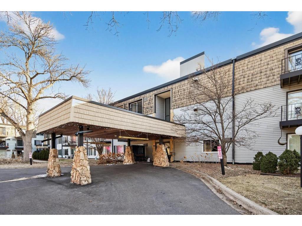 181 Little Canada Road 334 — photo
