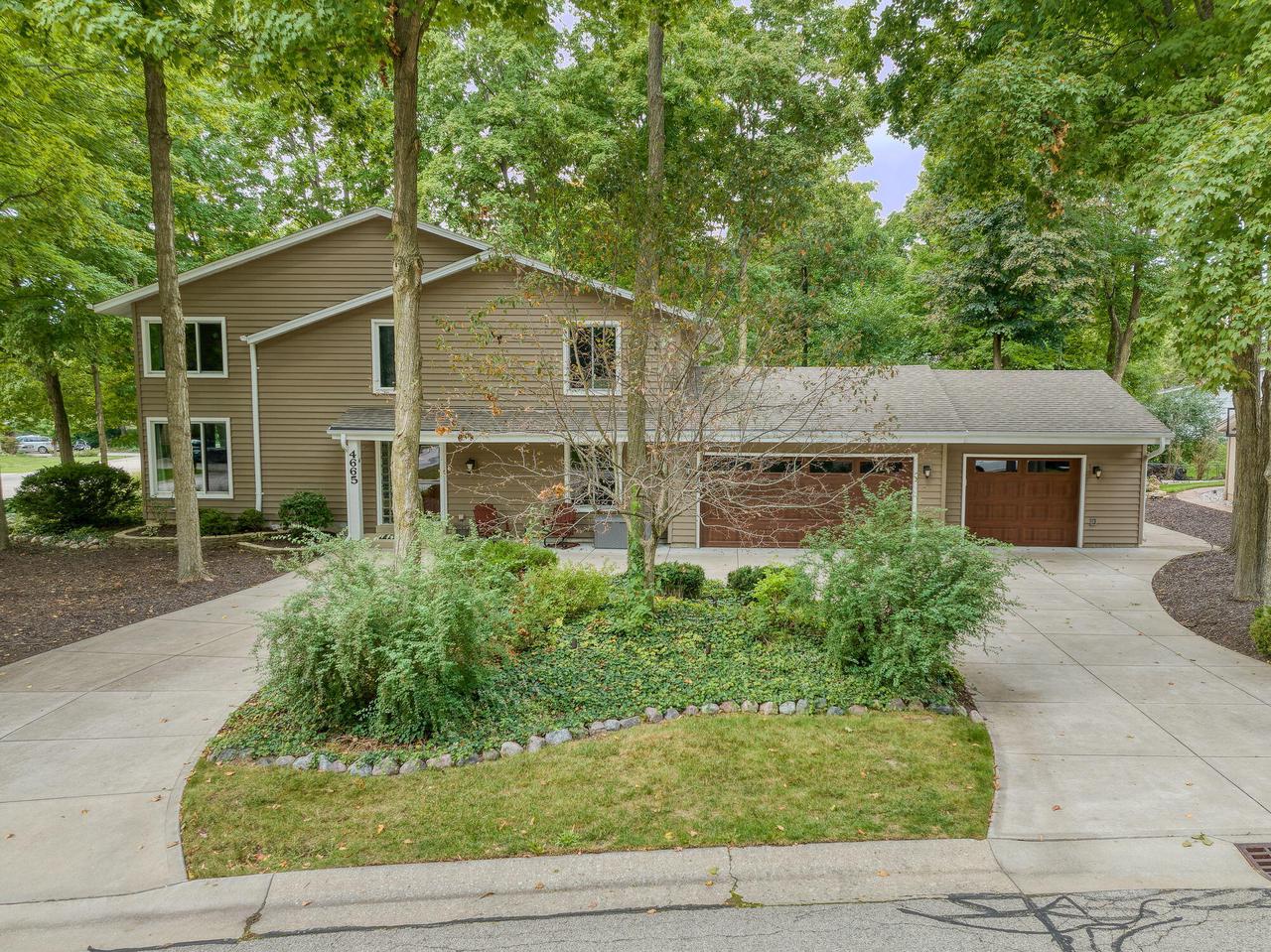 4665 S Delphine Drive — photo
