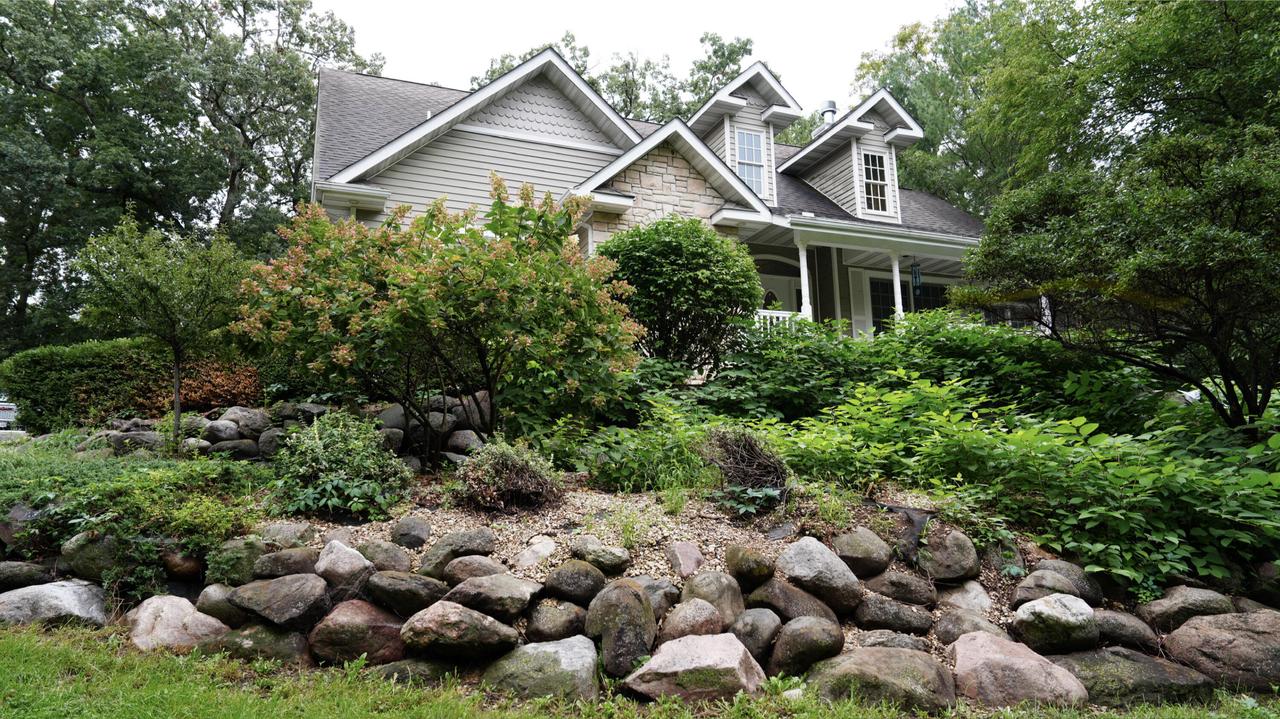 1528 E Lakeshore Drive — photo