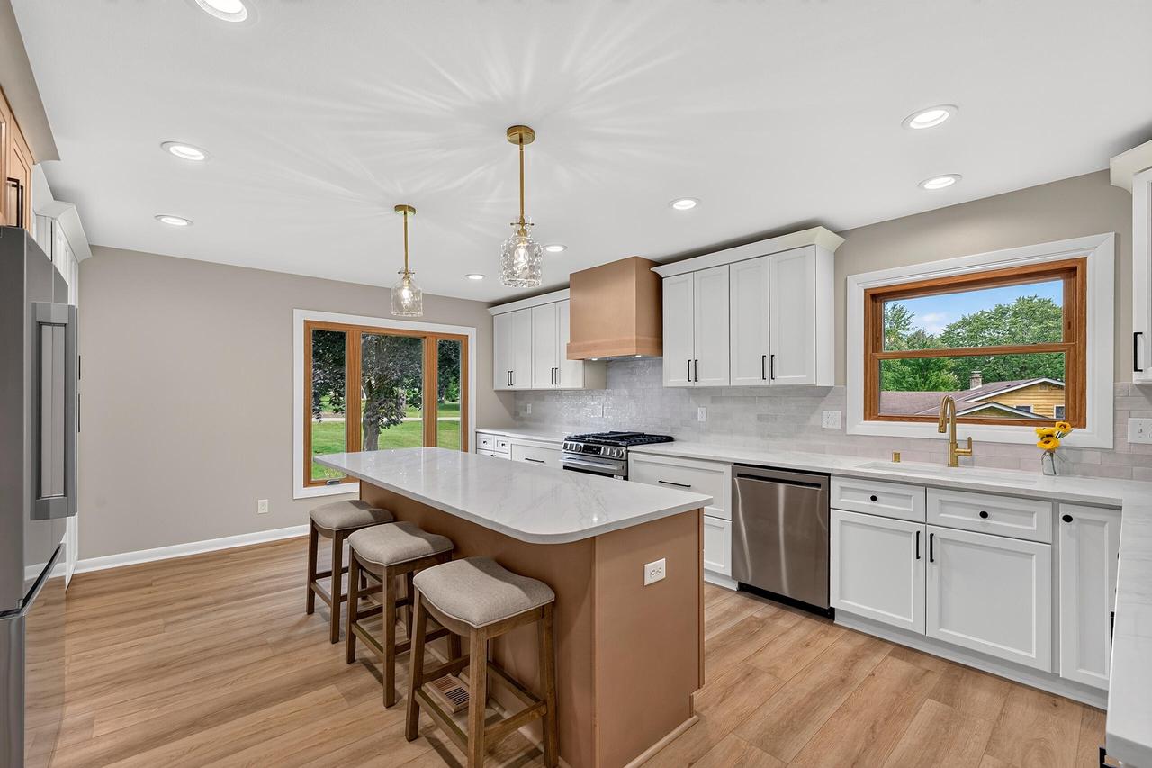 8153 W Holly Road — photo