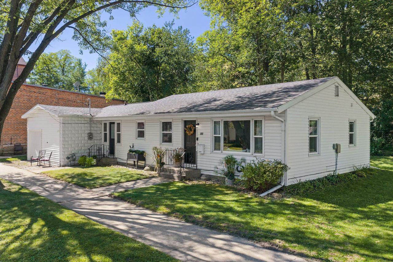 437 N Walnut Street — photo