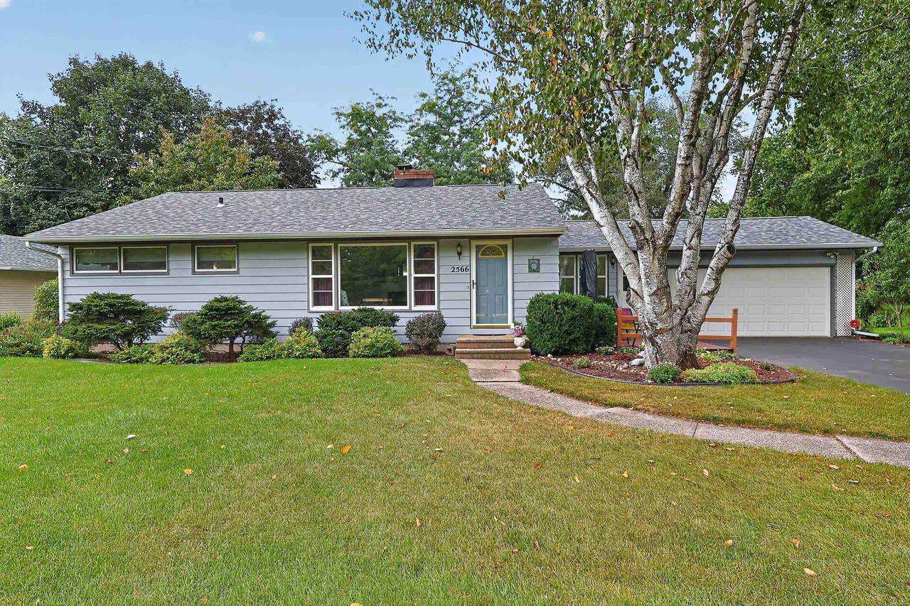 2566 White Oaks Drive — photo
