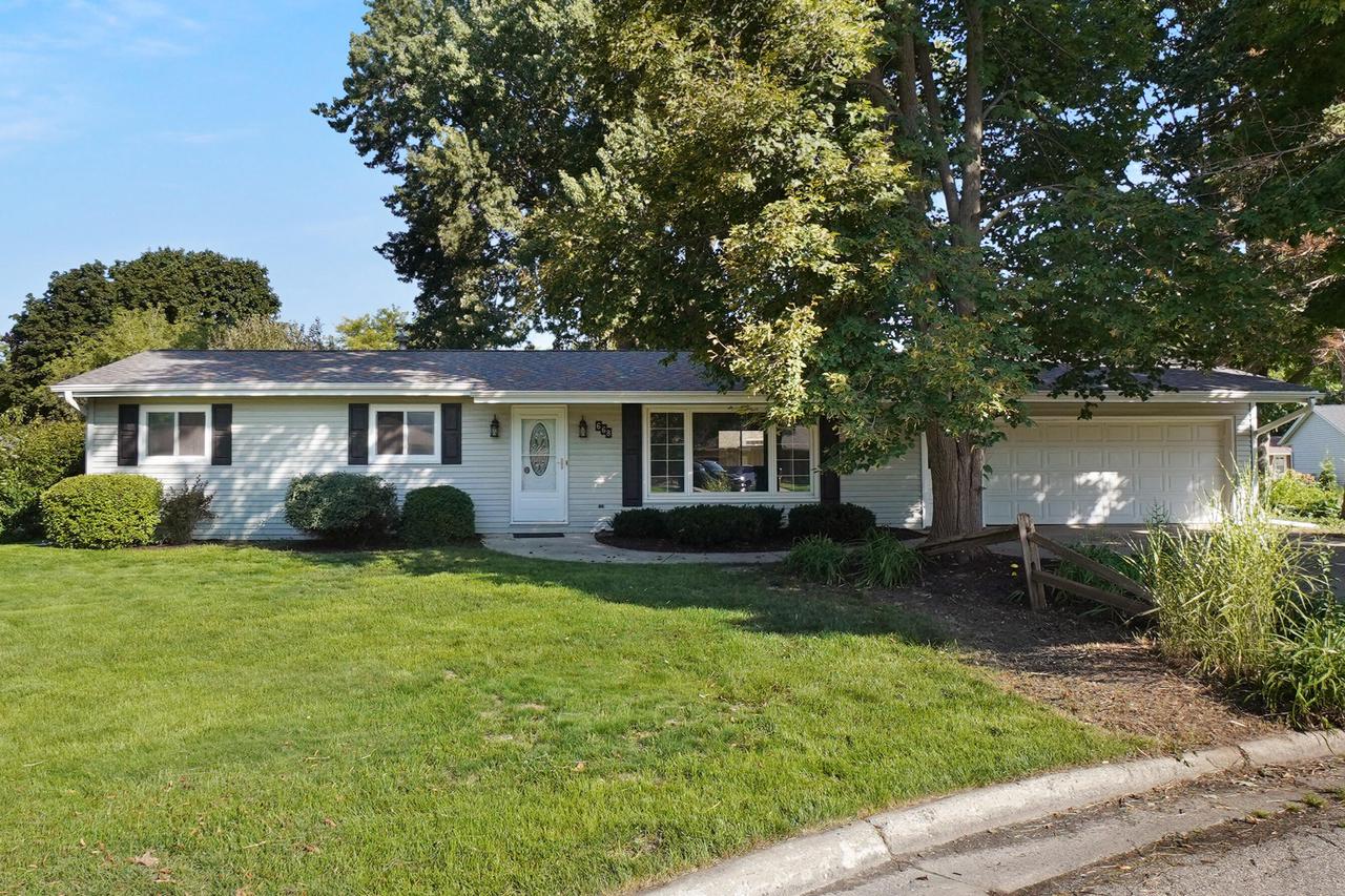 668 Tulip Court — photo