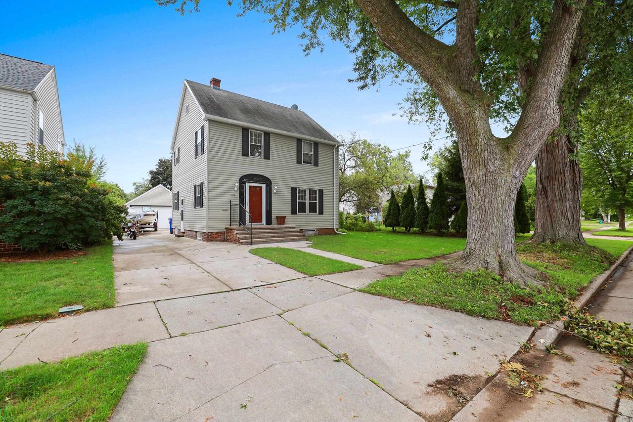 1816 N Superior Street — photo