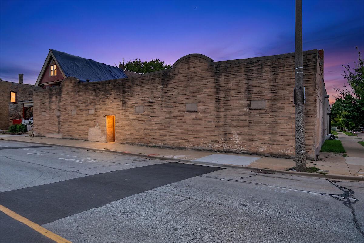 1829 W Center Street 1835 — photo
