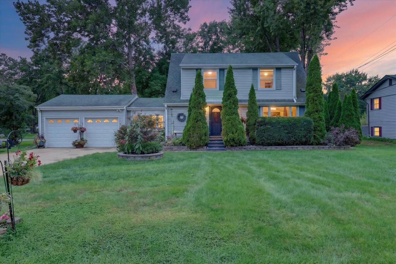 825 W Happy Hollow Road — photo