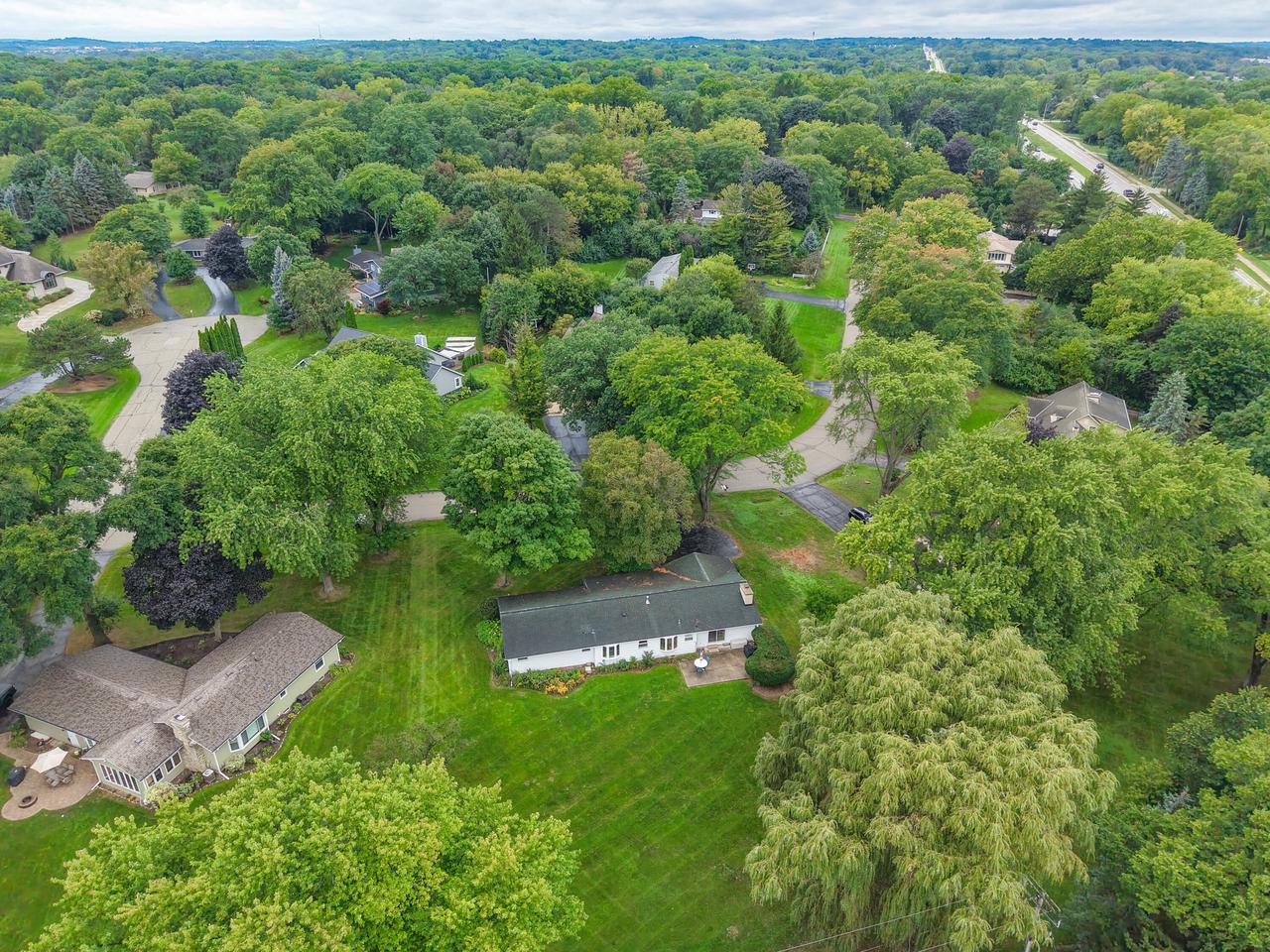 2120 Elm Tree ROAD, Elm Grove, WI 53122 — photo 3