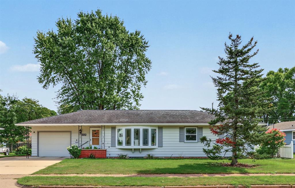 609 E Tyler Avenue — photo