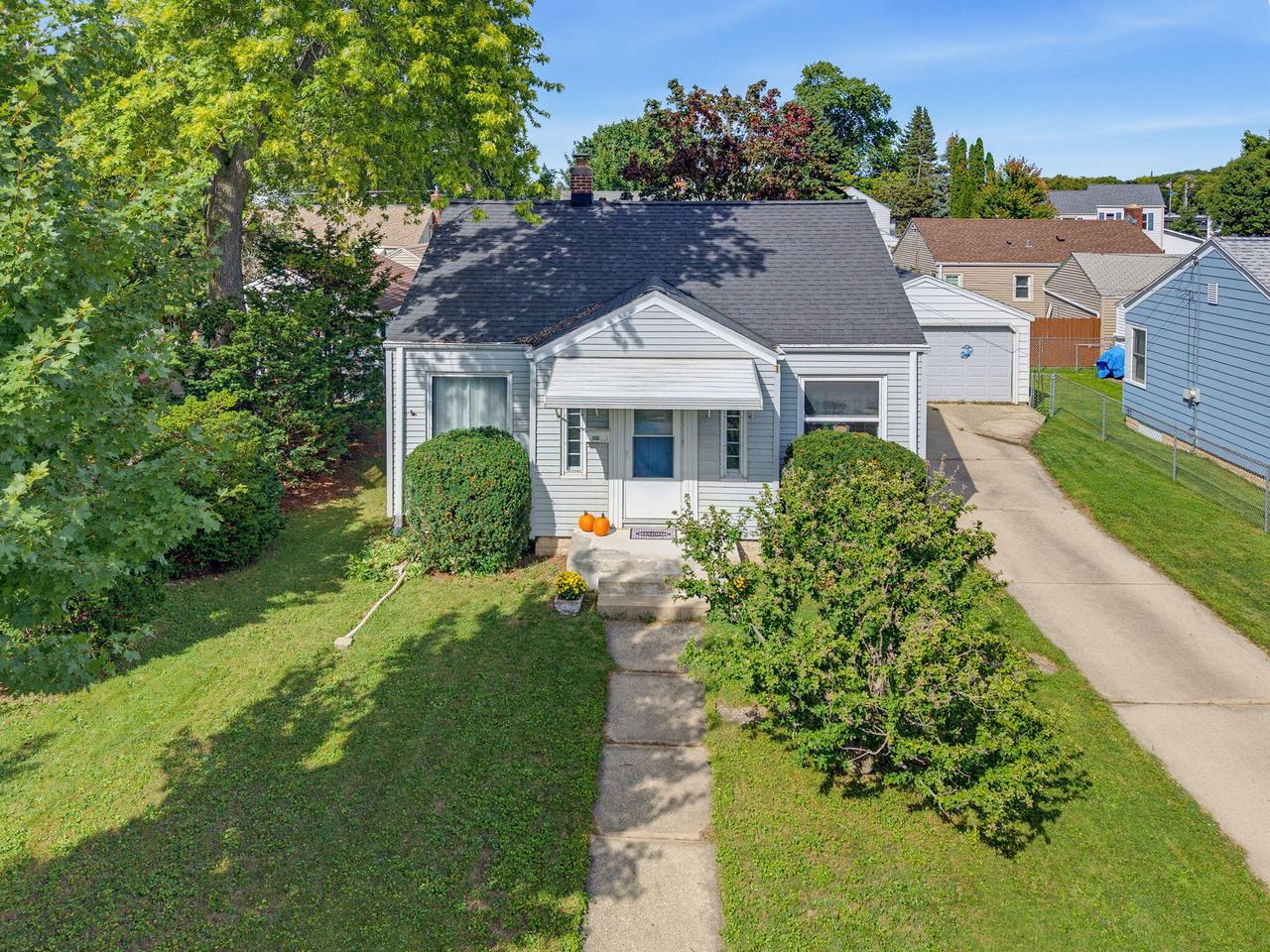 325 E Gauer Circle — photo