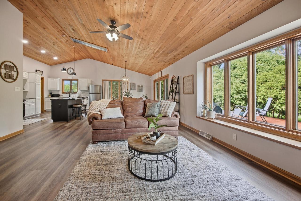 11506 W Janet Court — photo