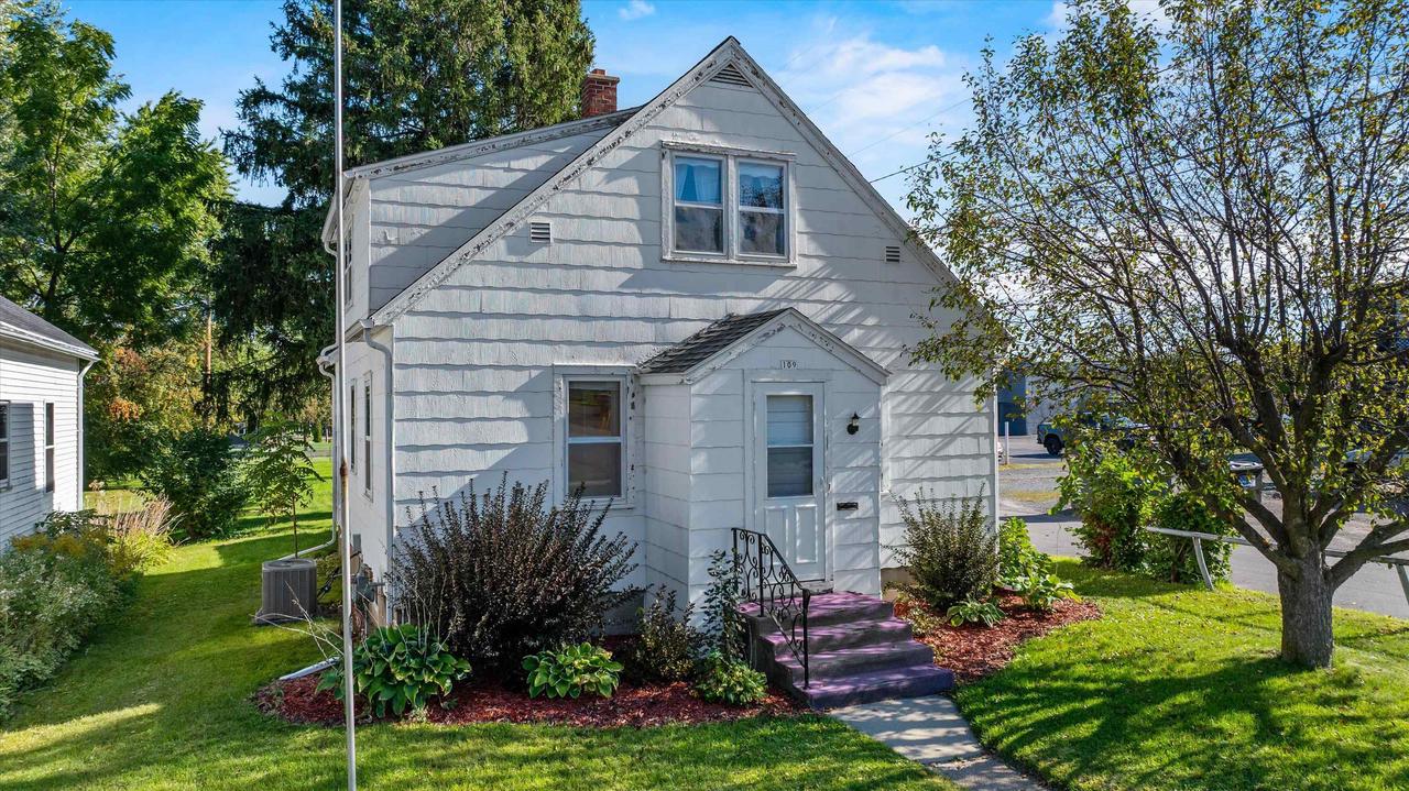 109 W Doege Street — photo