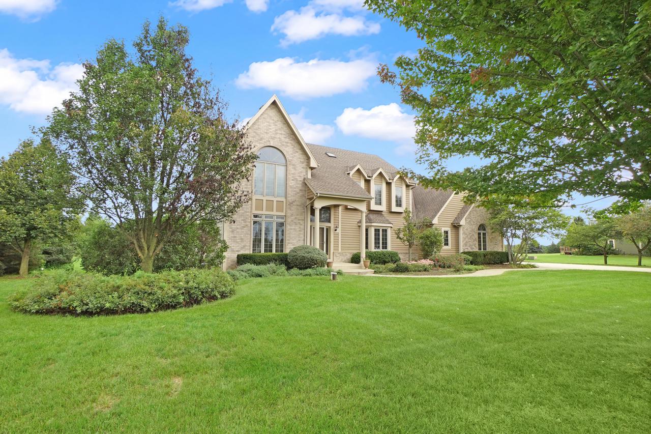 S89W34740 Eagle TERRACE, Eagle, WI 53119 — photo 2