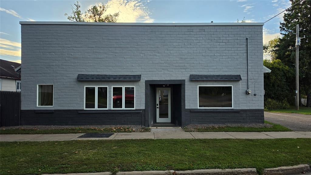 112 S 2nd Street — photo