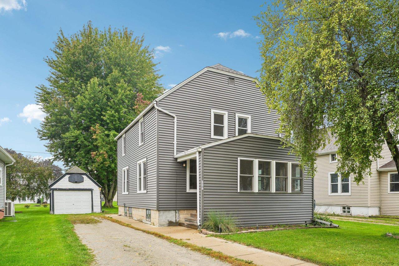 606 Cochrane Street — photo