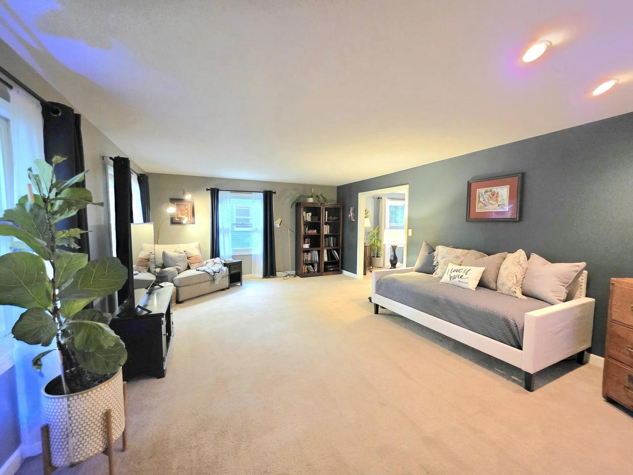 566 Riford ROAD, Neenah, WI 54956 — photo 2