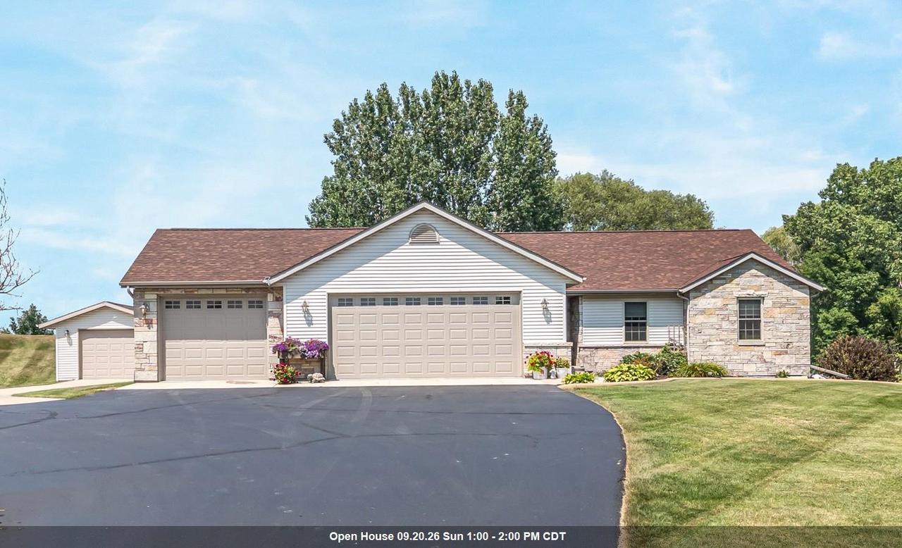 206 Donovan Circle — photo