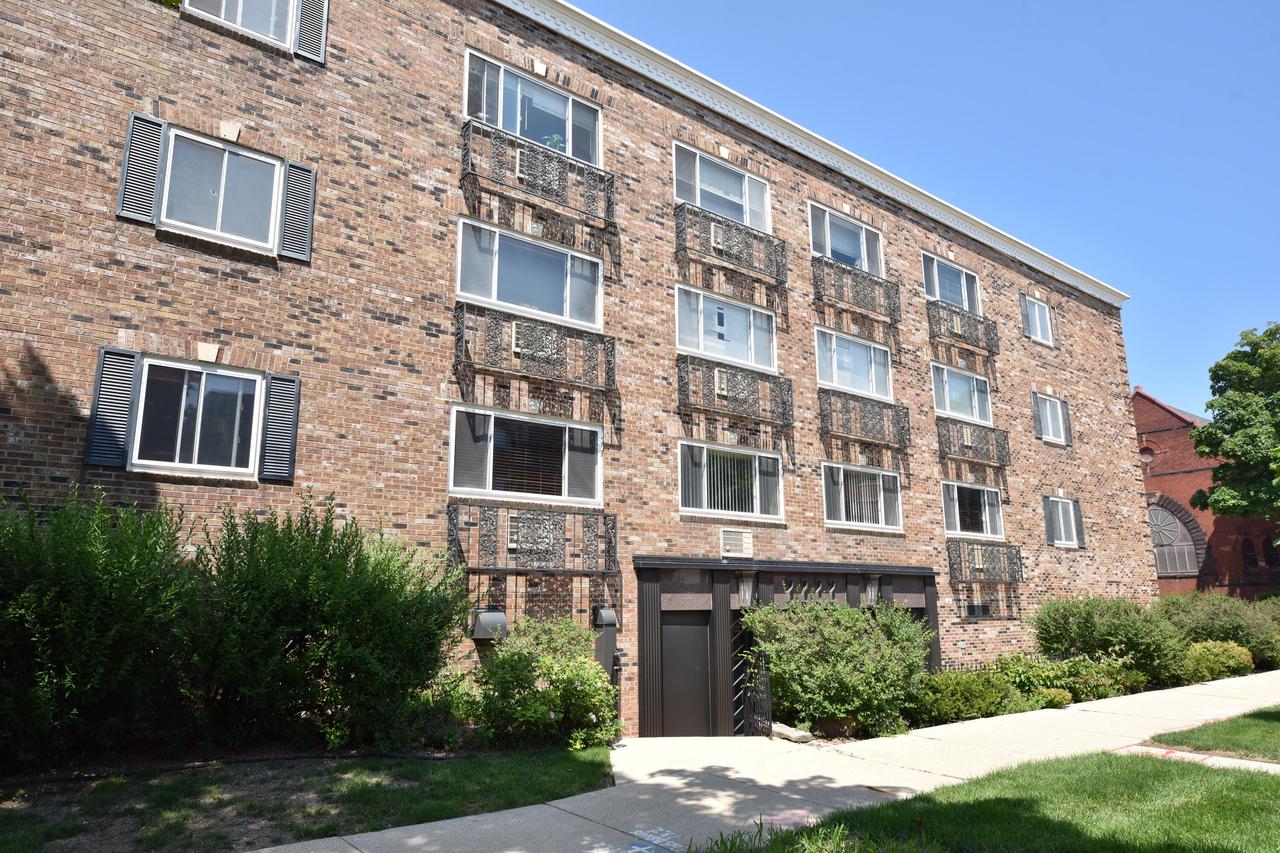 2222 E Belleview Place 110 — photo