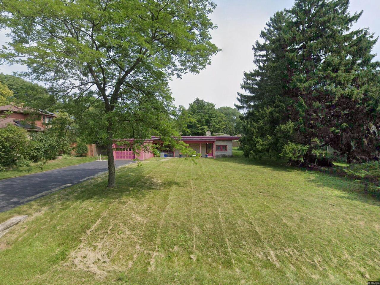 8334 N Poplar Drive — photo