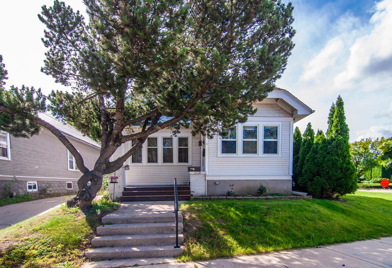 5925 W Lloyd Street — photo