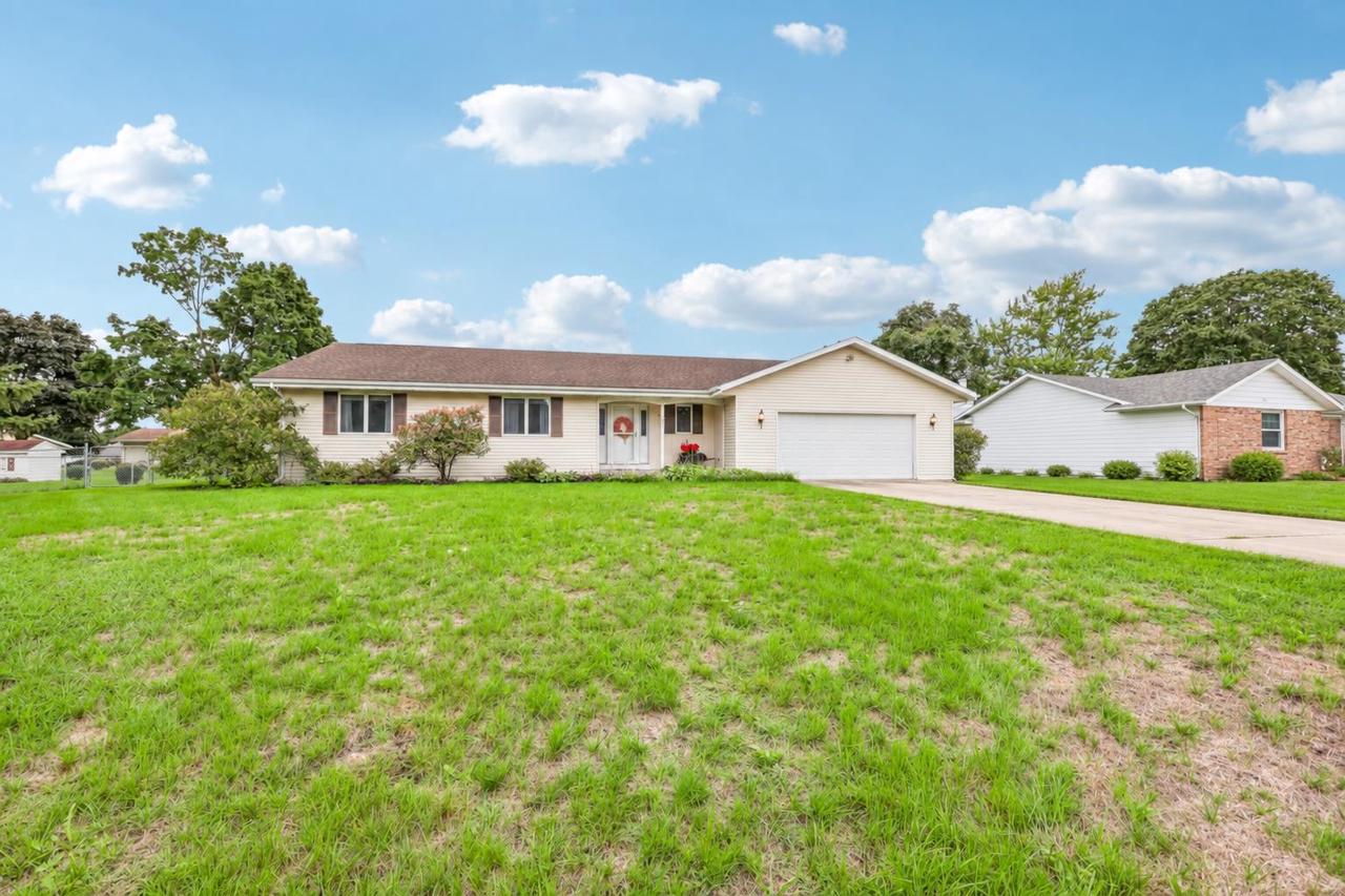 720 E Holly ROAD, Beloit, WI 53511 — photo 2