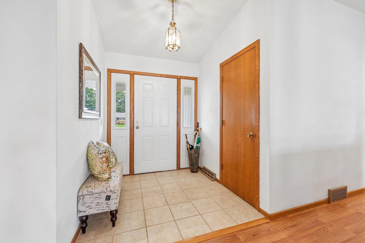 720 E Holly ROAD, Beloit, WI 53511 — photo 3