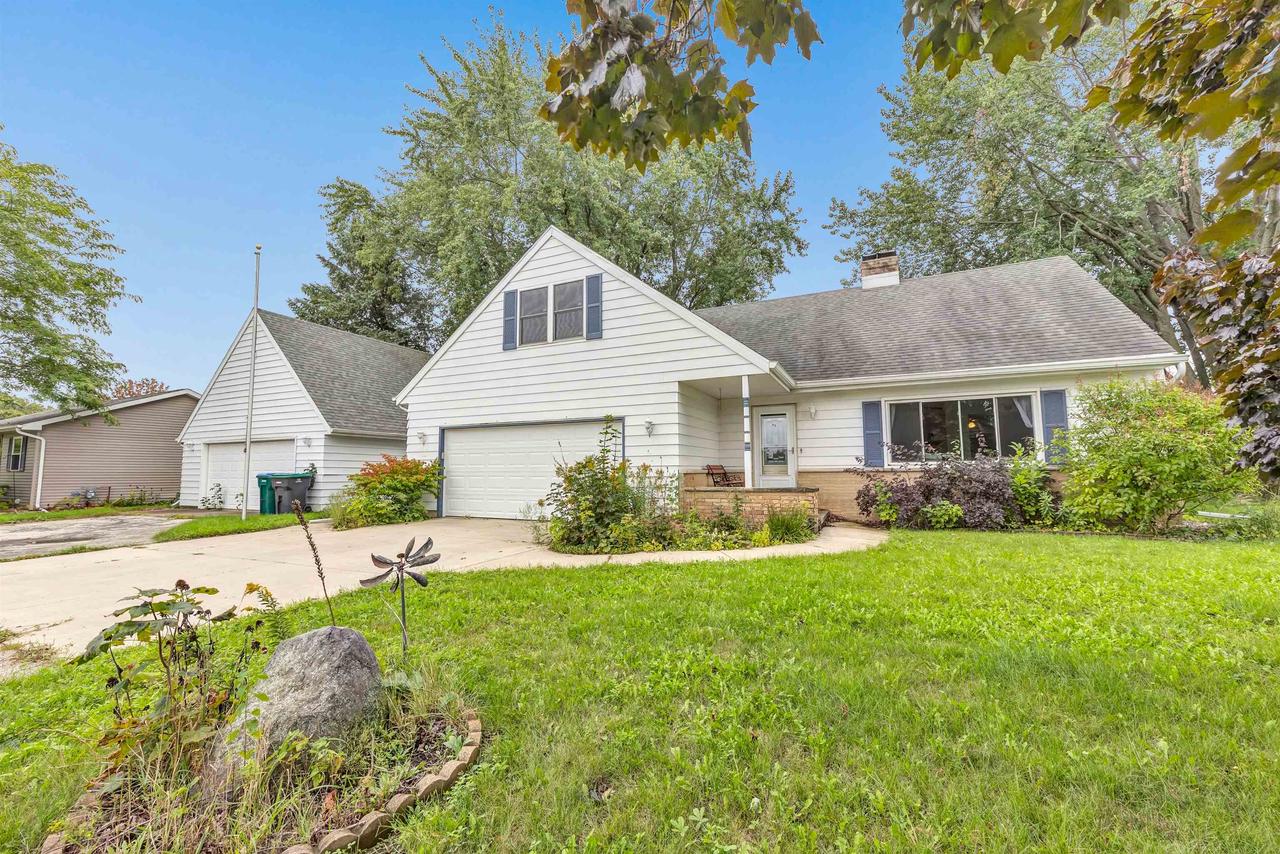 127 W Capitol Drive — photo