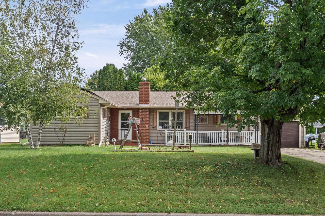 407 Long Coulee Road — photo