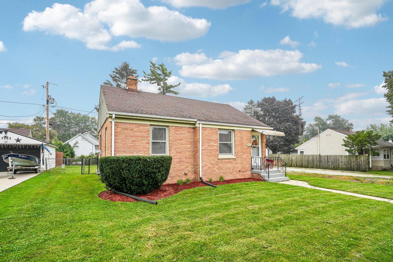 1117 rode ave, RACINE WI 53404 — photo 3