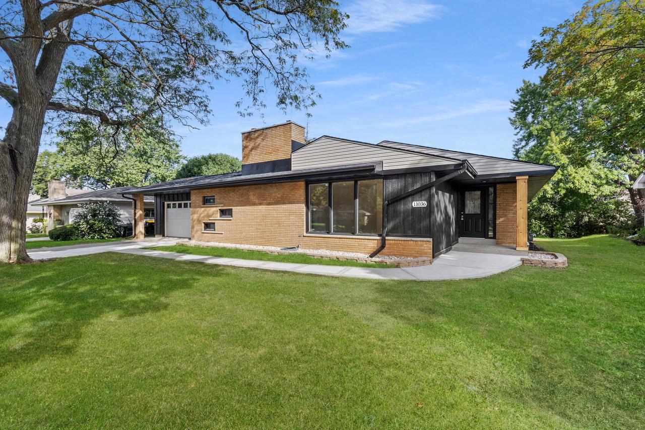 11036 W Derby Avenue — photo