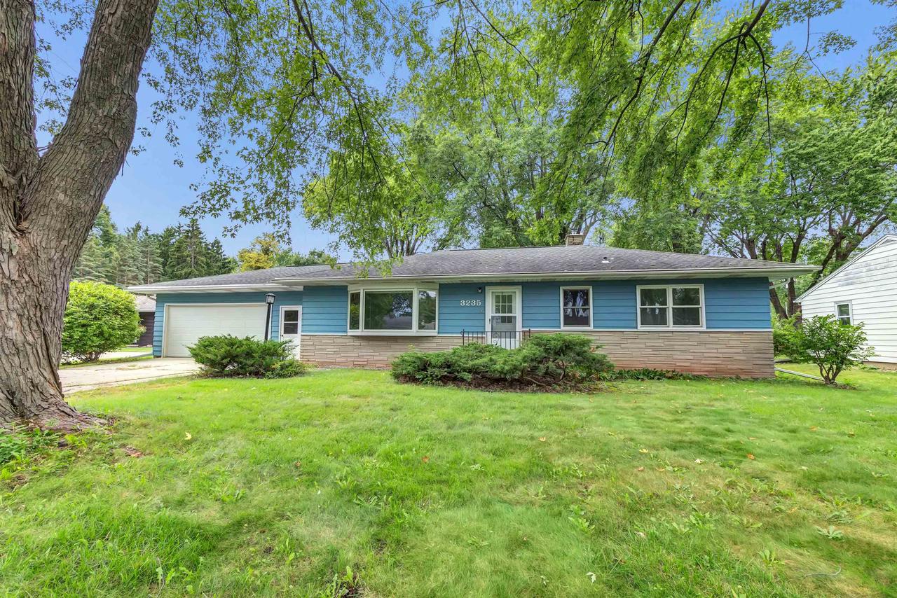 3235 N Morrison Street, Grand Chute, WI 54911 — photo 2