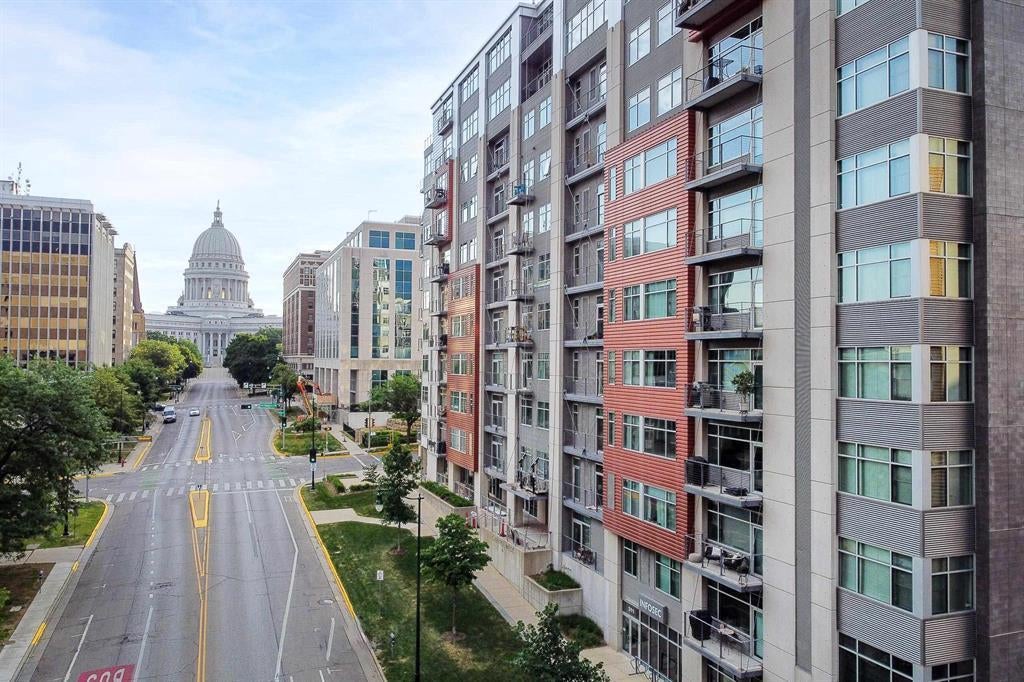 309 W Washington Avenue 104 — photo