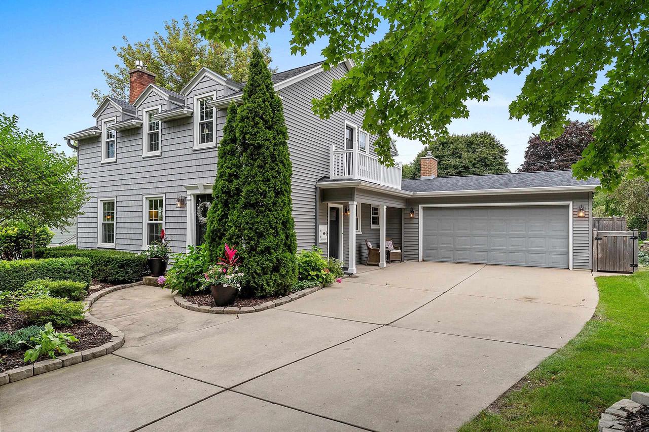 254 Warren Court — photo