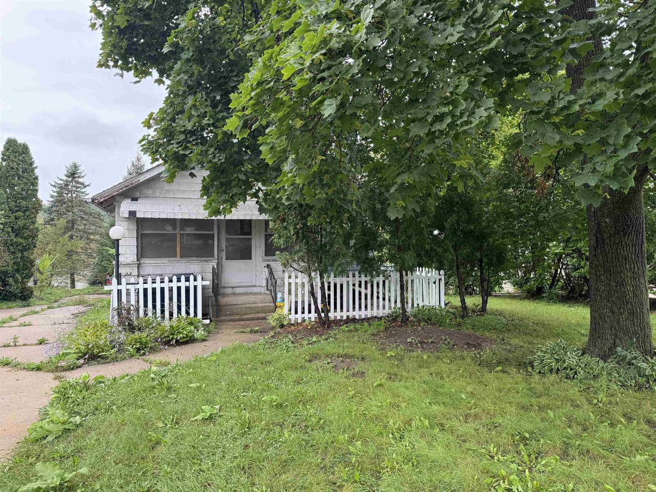 1275 N Parker Drive — photo