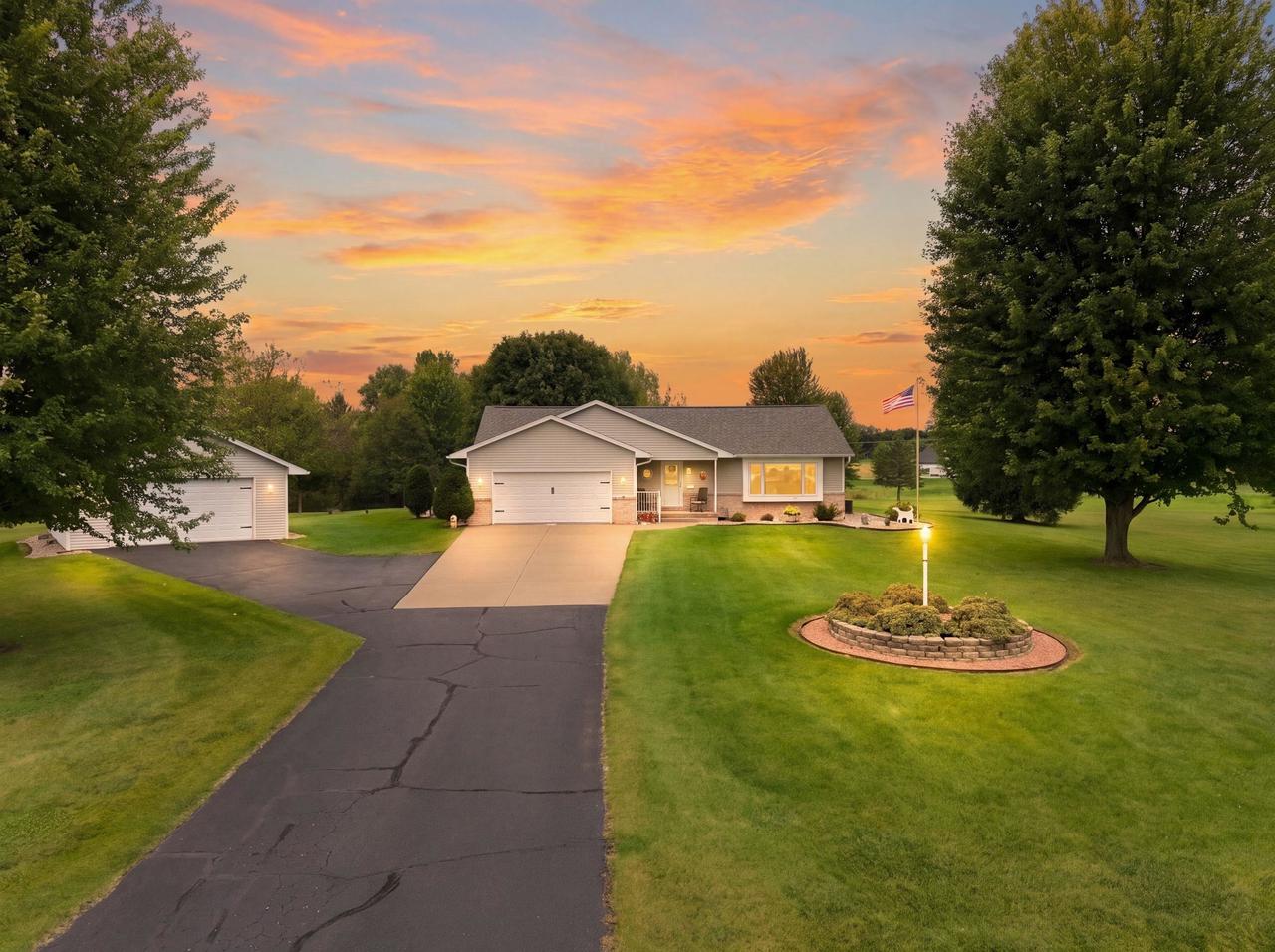N1203 Crandon Court — photo