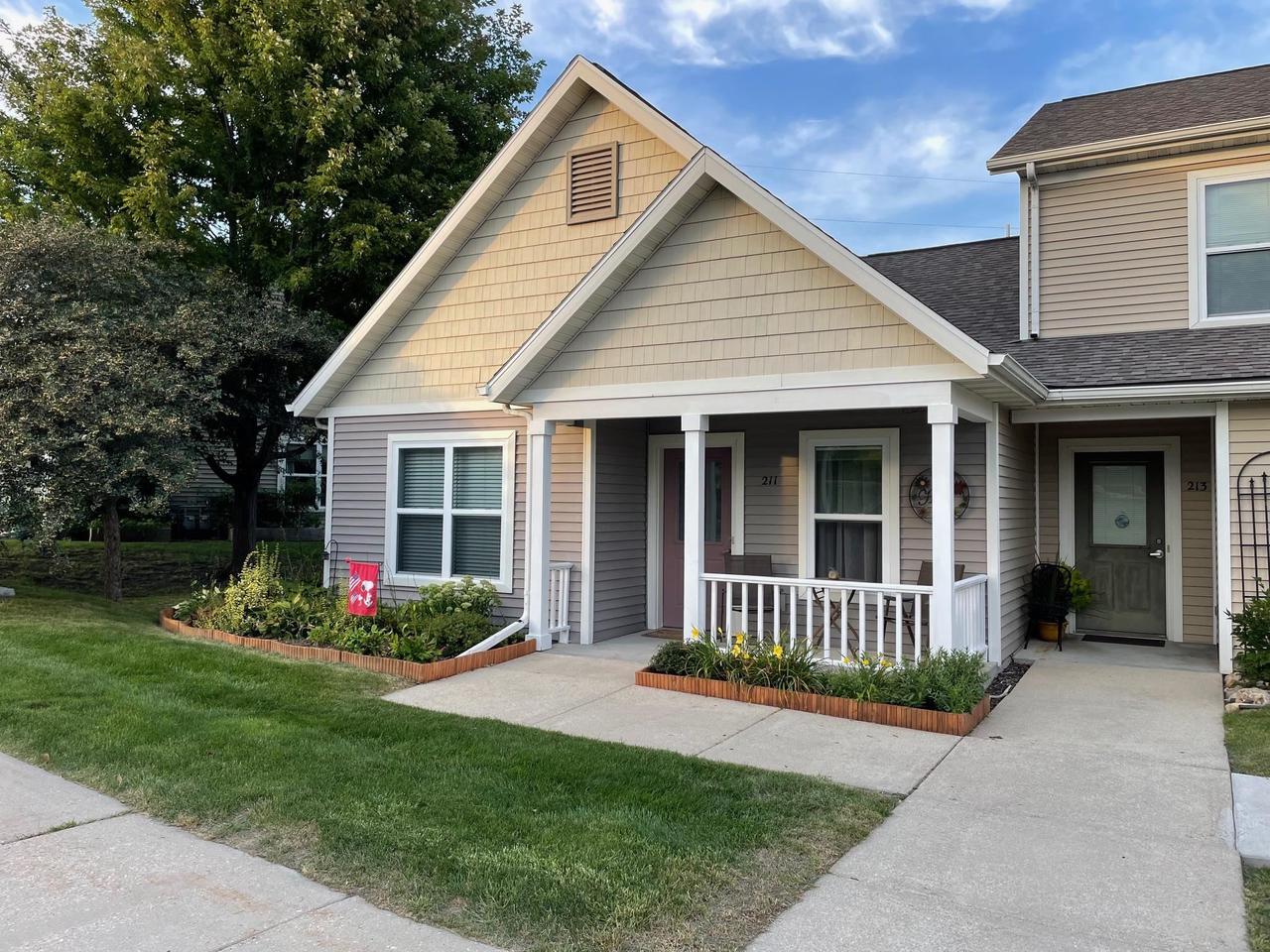 211 S Musket Ridge Drive #211, Sun Prairie, WI 53590 — photo 2