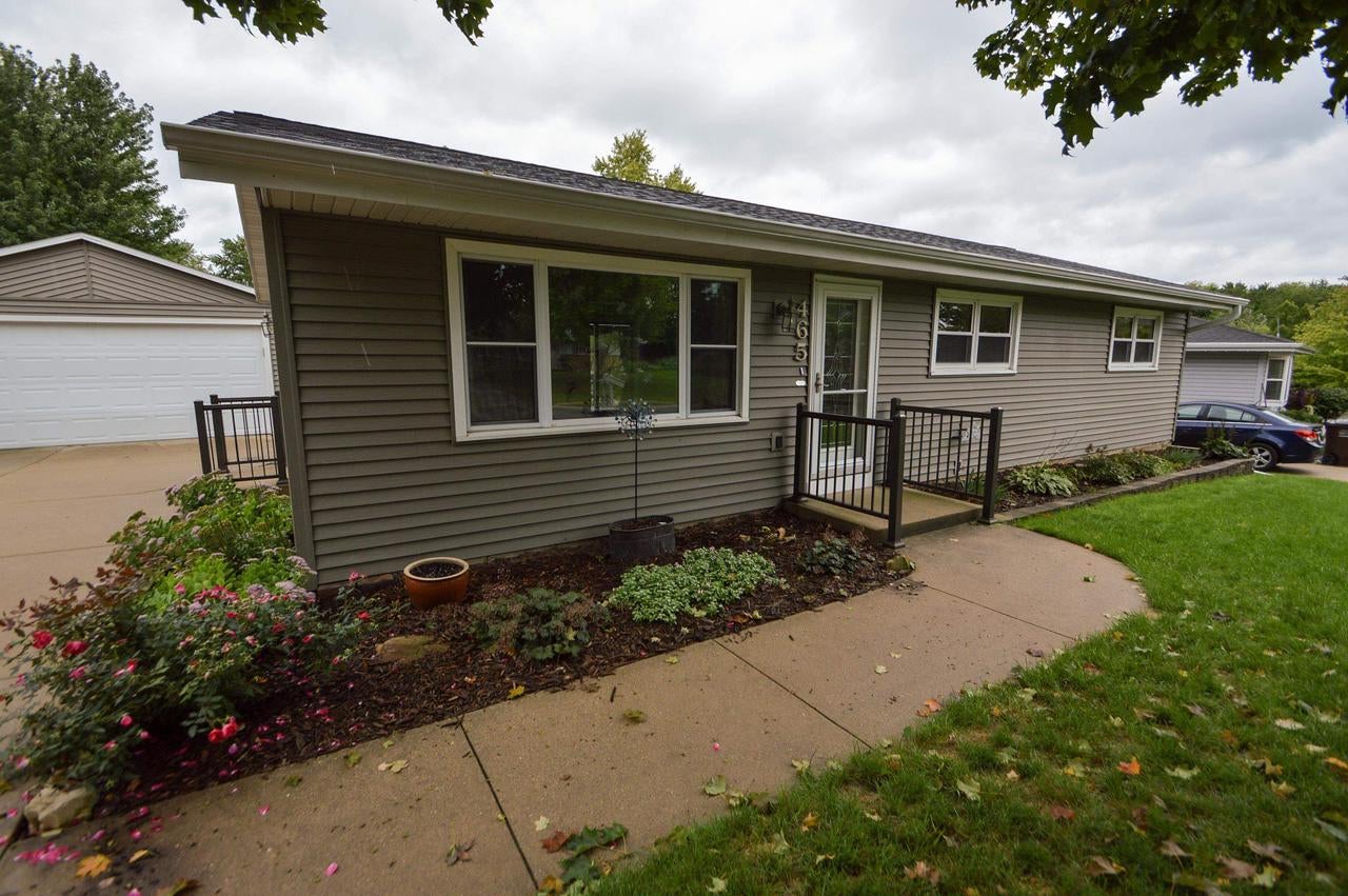 465 raintree dr, FORT ATKINSON WI 53538 — photo 2