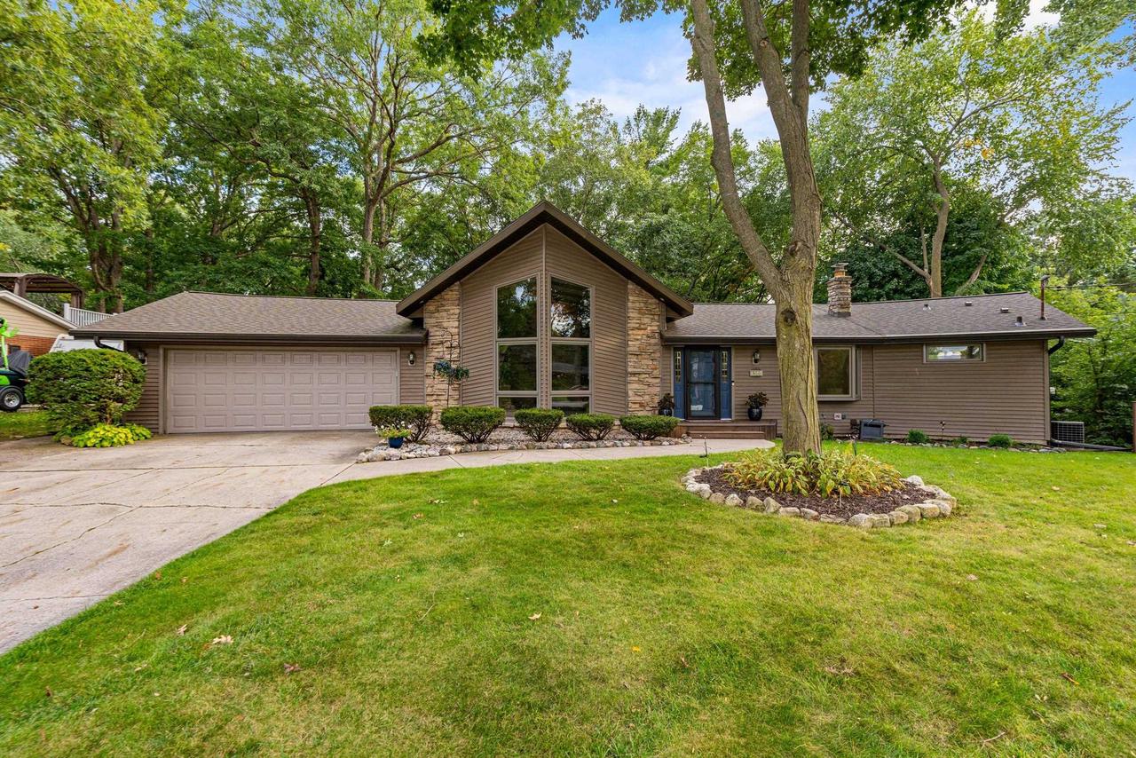 3046 Bay View Drive — photo
