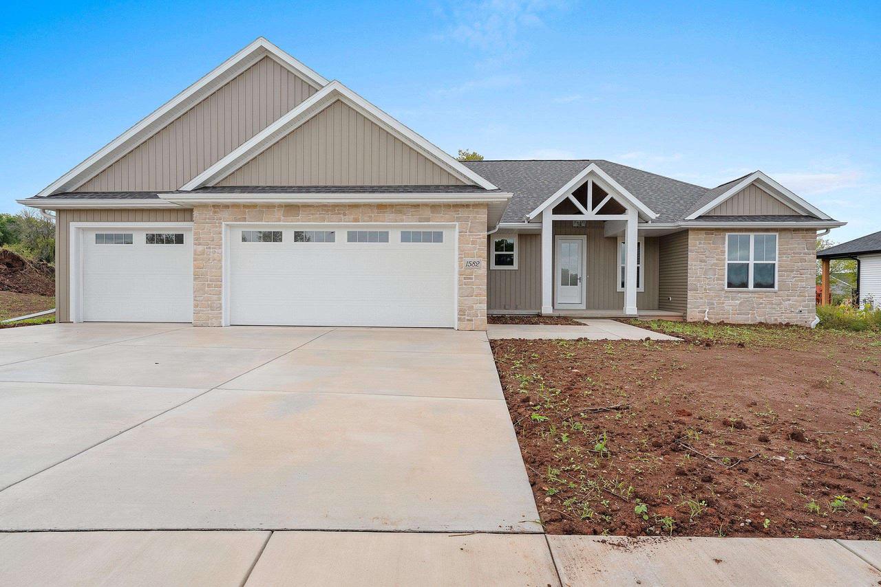 1582 Red Hawk Landing Trail — photo