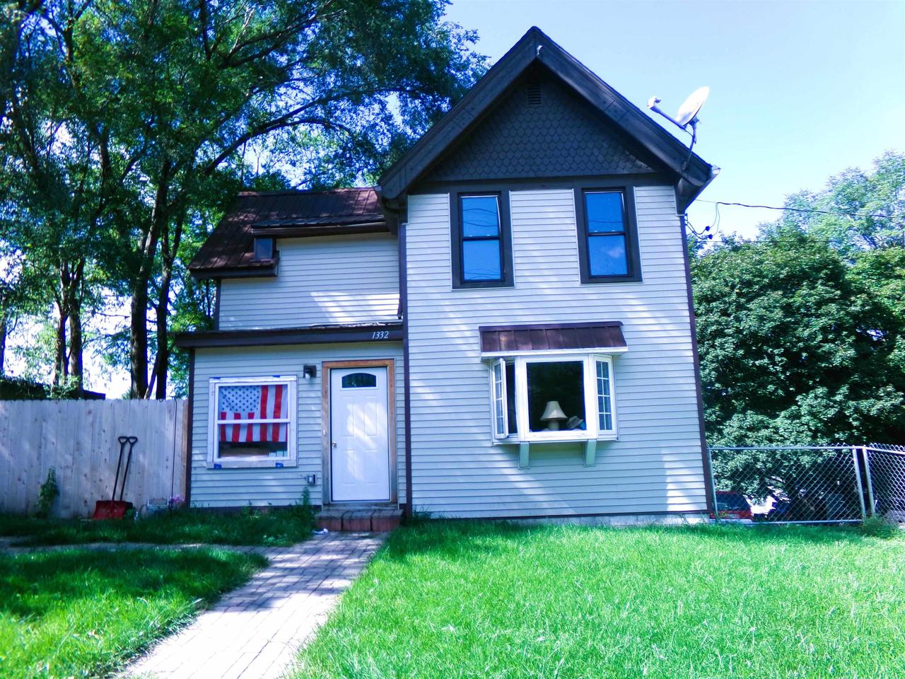 1332 Beloit Avenue — photo