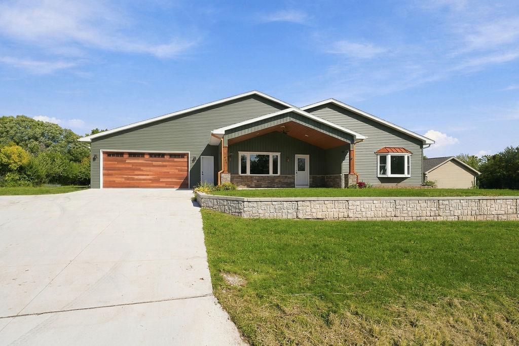 661 E River Drive — photo