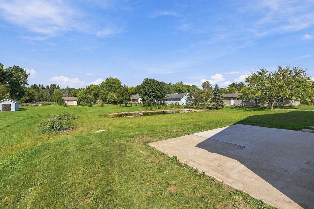 661 E River Drive, Omro, WI 54963 — photo 2