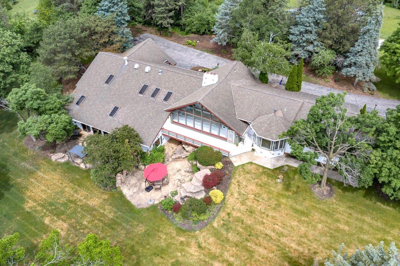 W215N5353 Ada Court — photo
