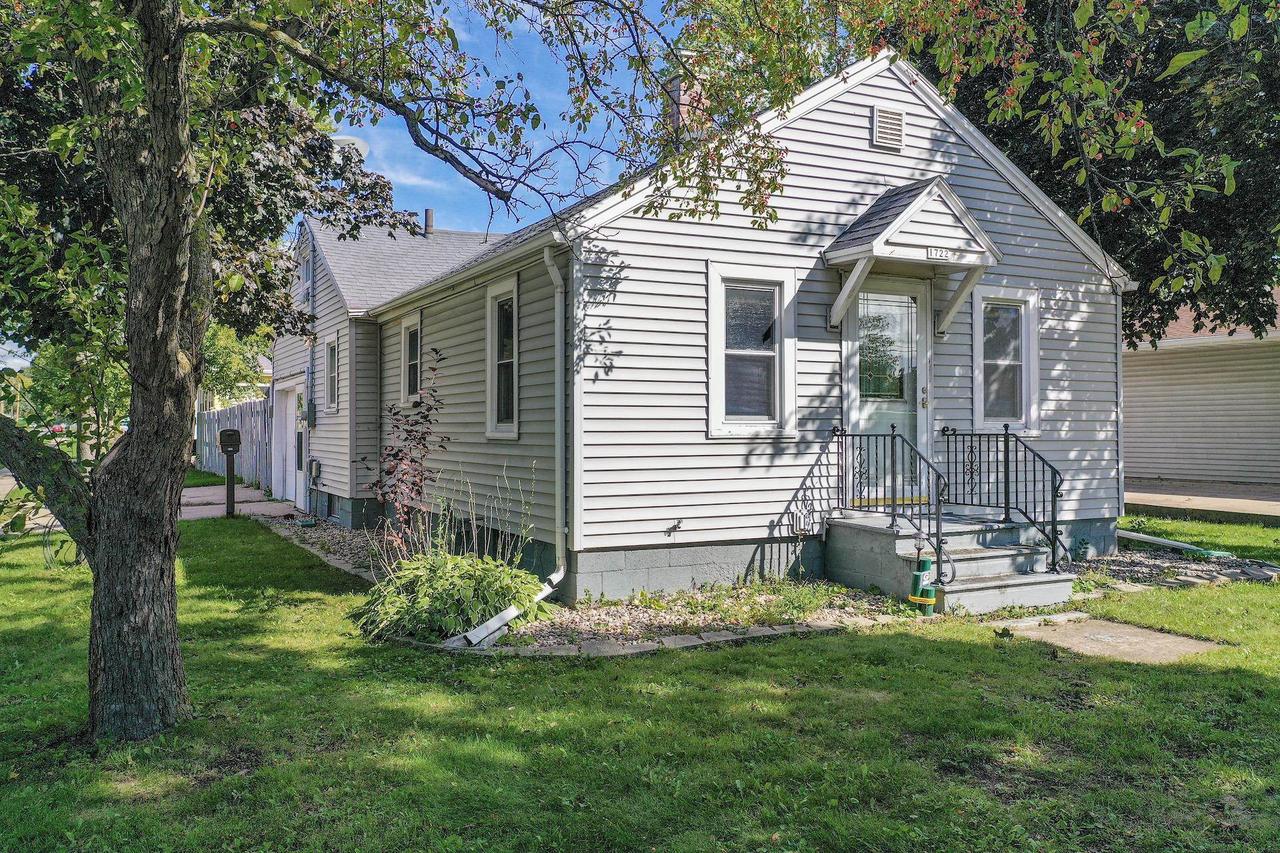 1722 W Murdock Avenue — photo